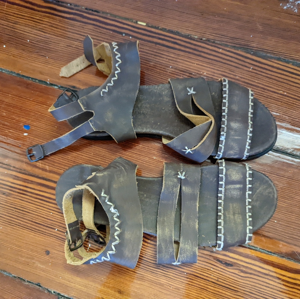 Musse & Cloud Brown Leather Sandals